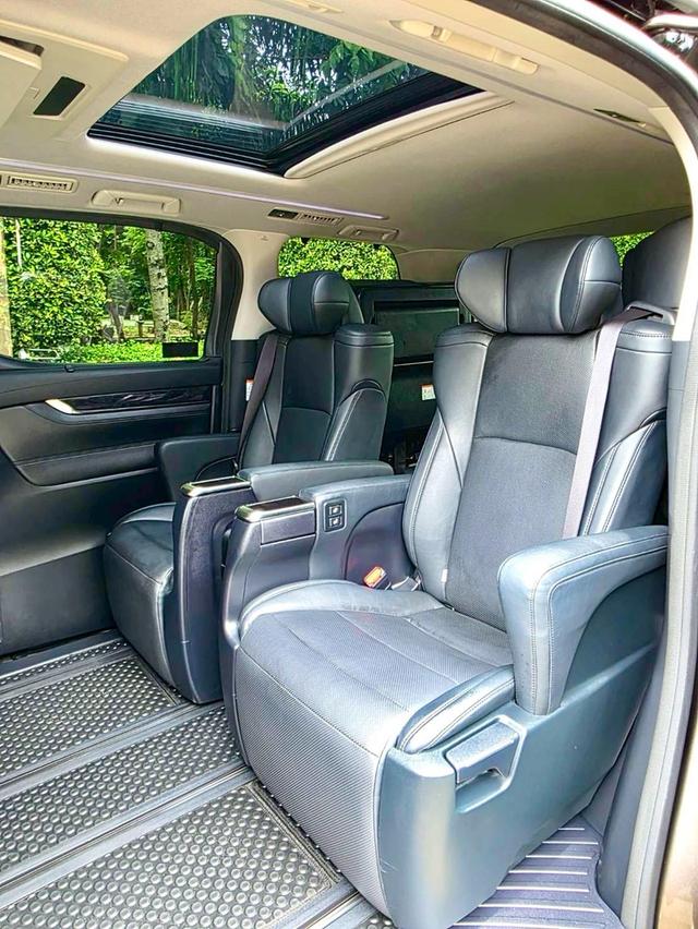 Toyota ALPHARD 2.5SC PACKAGE สี graphite (พิเศษ) ปี 2018 ไมล์ 40,000 กม.  12