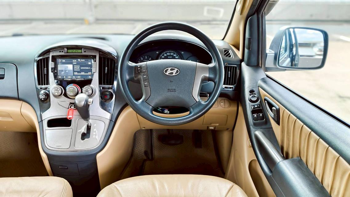ขาย Hyundai H1 2.5Elite ปี16 11