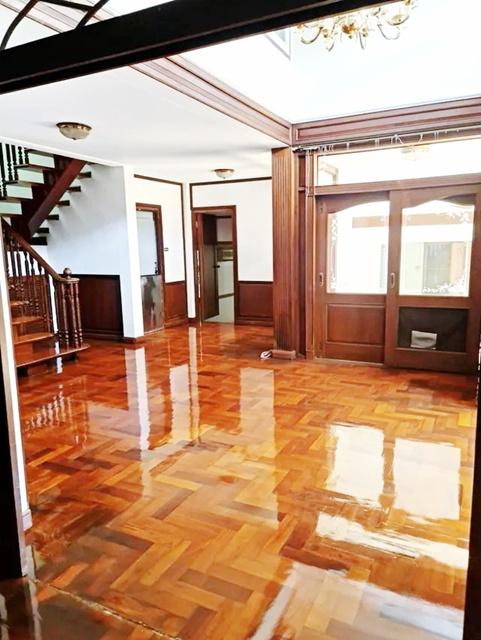 พื้นที่เท่ากับบ้านเดี่ยว 3หลัง 6นอน 151 ตร.วา. 401 ตร.ม ลาดพร้าว 38-48 รัชดา MRTภาวนา 150ม. ให้เช่าคฤหาสน์หลังใหญ่ 2 ชั้ 6