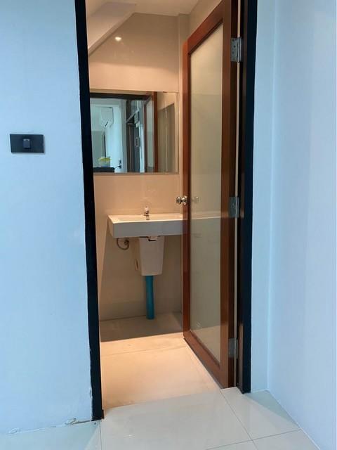 PP447 ขายทาวน์เฮ้าส์ 2 ชั้น ลาดพร้าว 26 ใกล้ MRT ลาดพร้าว 500 เมตร เหมาะซื้อทำโฮมออฟฟิศ อยู่อาศัย ปล่อยเช่า เดินทางสะดวก เข้าออกได้หลายเส้นทาง 6