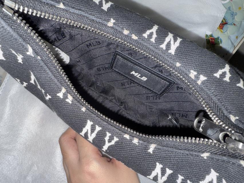 MLBกระเป๋าสะพายไหล่ ยูนิเซ็กส์ CLASSIC JACQUARD MONOGRAM สีดำ 7