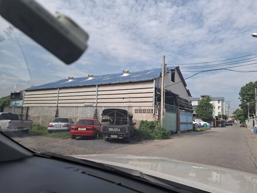 ขายโกดังด่วน ตามสภาพ เนื้อที่ดิน 112ตรว. พิกัด ซอยเจริญพัฒนา 23  กีบหมู 1
