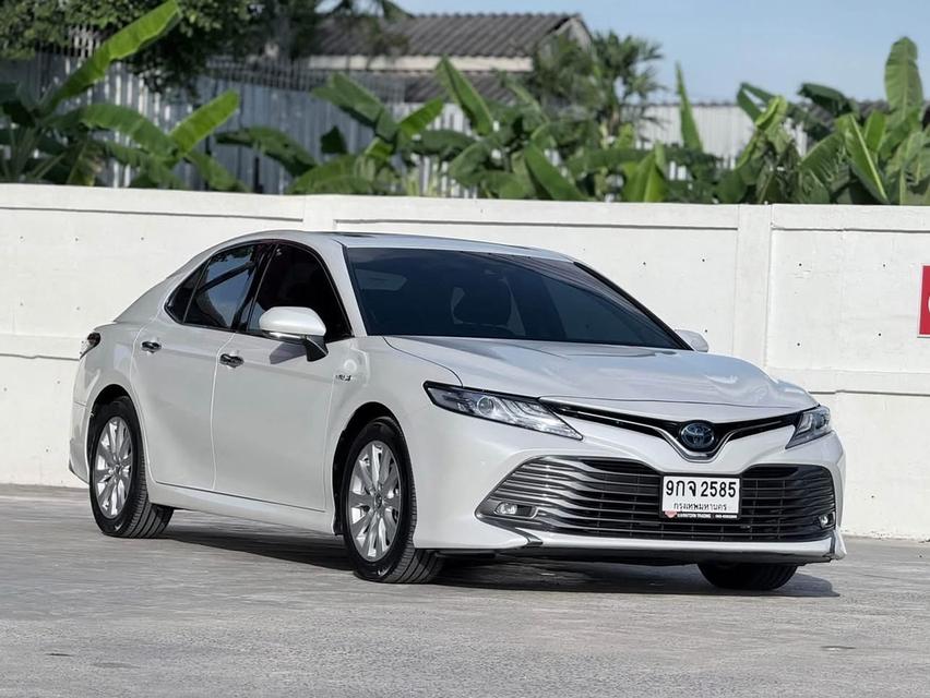 Toyota Camry 2.5Hev Premium. ปี19