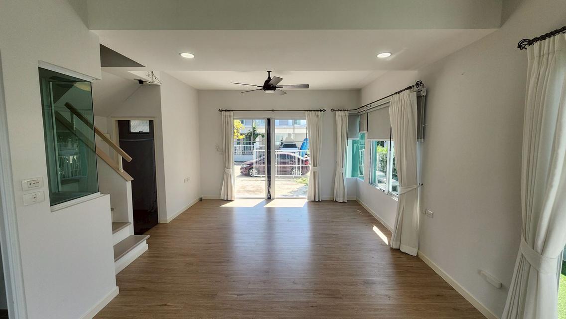 ขายบ้านแฝด 2 ชั้น โครงการวิลลาจจิโอ ประชาอุทิศ 90 (Villaggio Prachauthit 90) บ้านสวยราคาดี ขายขาดทุน ต่ำกว่าซื้อจากโครงการ! 🏡 2