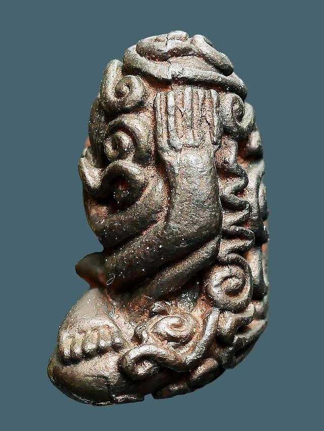 พระปิดตาอุตตโม เนื้อนวะ หลวงปู่ทิม วัดละหารไร่ ปี 2518...เก่า เดิมๆ สวยแชมป์ รูปที่ 5