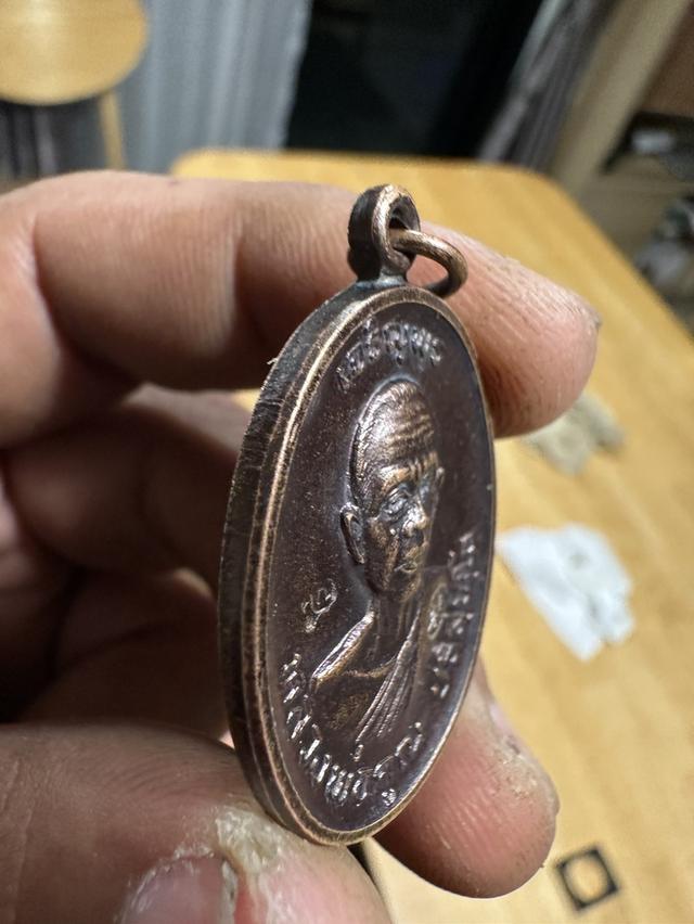 พระหลวงพ่อคูณ รุ่นเจริญพร ปี2536 1ใน10 เนื้อทองแดงผิวเดิมพระไม่แตกไม่ร้าว ไม่เคยผ่านการใช้งาน #พระนิยมของหลวงพ่อ #รับประกันพระแท้ผิวเดิม รูปที่ 5