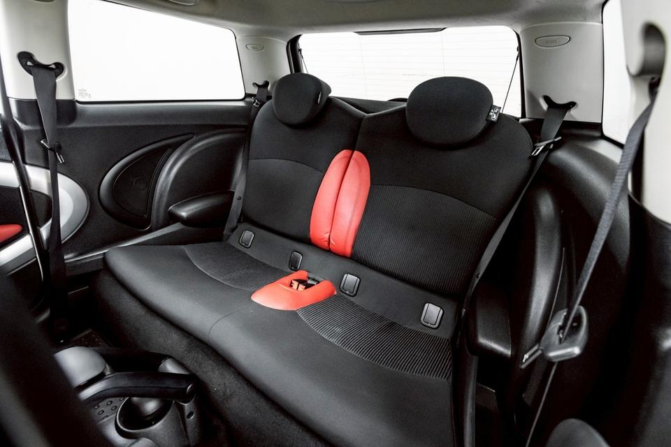 MINI COOPER 1.6 RHD SUNROOF (R56) 2011