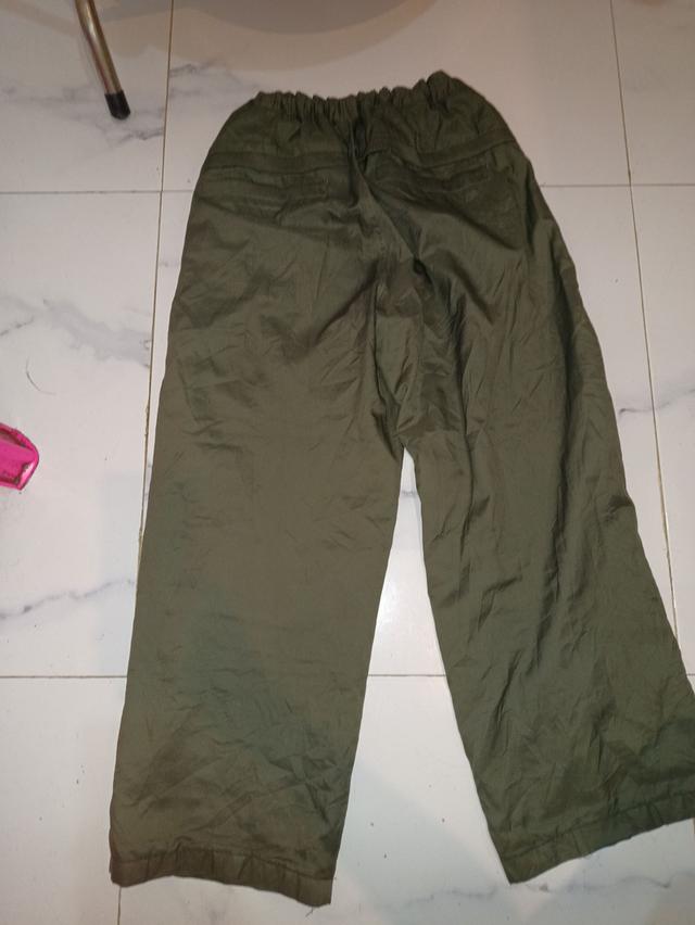 กางเกงผ้าร่ม Nike สีเขียวขี้ม้า 31" ยึดได้ถึง 37" รูปที่ 3