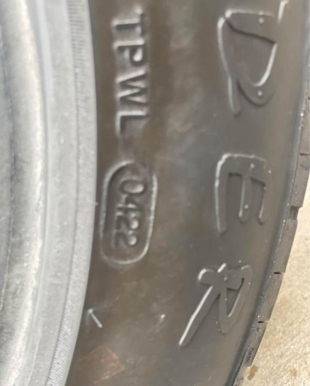 ยางรถยนต์ ปี22 245/45 R18 4