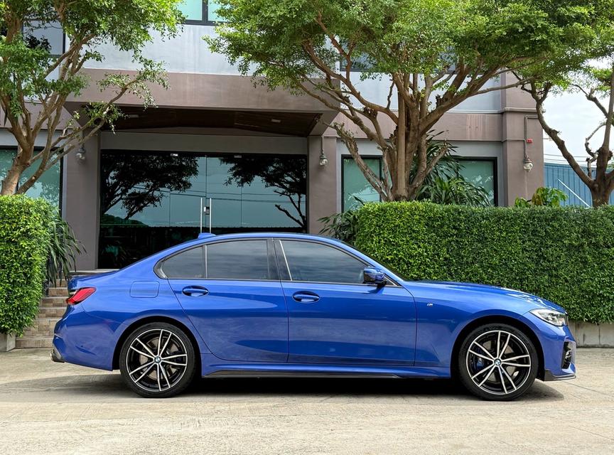 2022 BMW 330e MSPORT G20 รถมือเดียวออกป้ายแดง รถวิ่งน้อยเพียง 53,000 กม รถเข้าศูนย์ทุกระยะ รถไม่เคยมีอุบัติเหตุครับ รูปที่ 2
