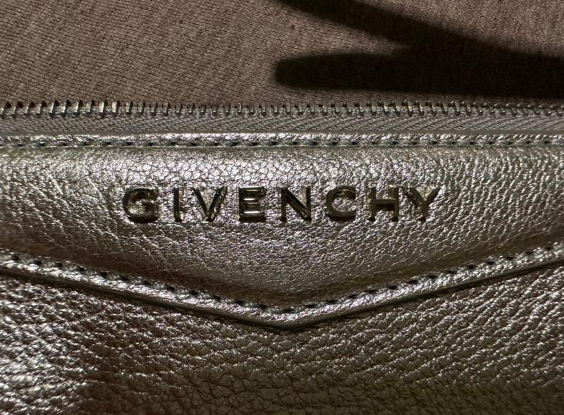 Givenchy มือสองแท้ สภาพสวย 4