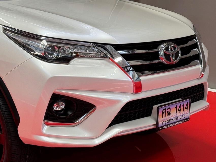 2019 TOYOTA FORTUNER TRD รถมือเดียวออกป้ายแดง รถวิ่งน้อย ประวัติศูนย์ครบ ไม่เคยมีอุบัติเหตุครับ 8