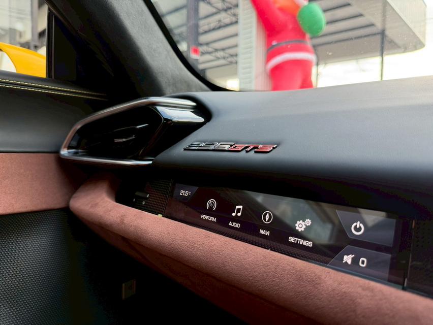 รหัสรถ KPV53 2023 Ferrari 296 GTS (Retractable Hardtop) สี GIALLO MODENA 10