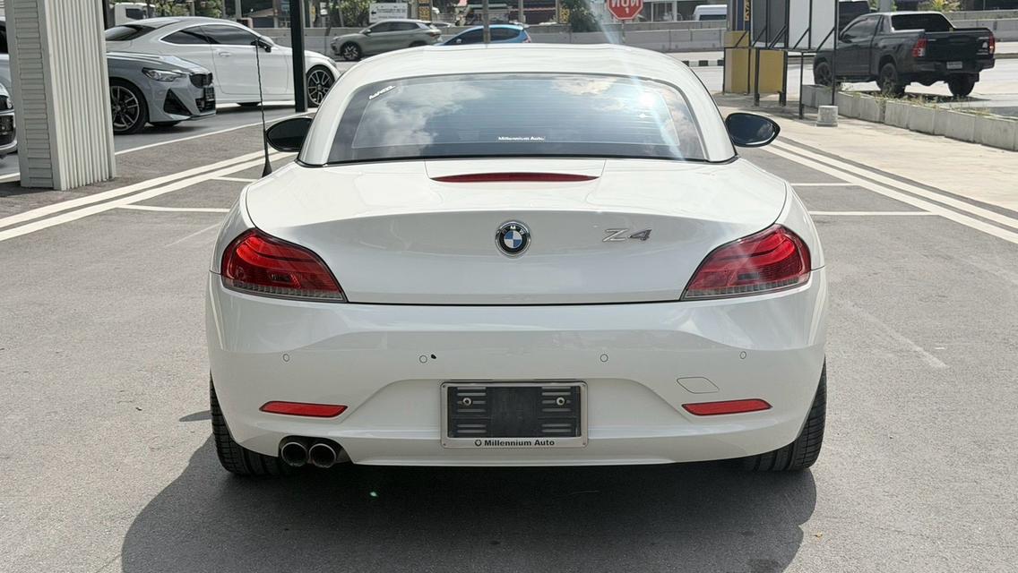 2010 BMW Z4 2.5 sDrive23i สีขาว Milage 40,XXX KM สวยที่สุดเท่าที่เคยเห็น เดิมทุกจุด รถศูนย์ Millennium auto เข้าศูนย์ เซอร์วิสศูนย์ทุกระยะ รูปที่ 8