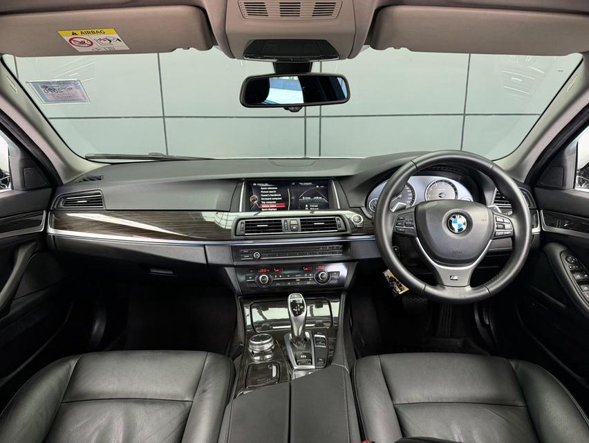 BMW SERIES 5, 528i LUXURY โฉม F10 ปี10-17 ปี2015สีเทา เครื่องยนต์เบนซิน 4 สูบ TwinPower Turbo 218 แรงม้า 🚀🚀 ไมล์แท้ 259,472 km. พร้อมป้ายทะเบียน✅✅ รูปที่ 12