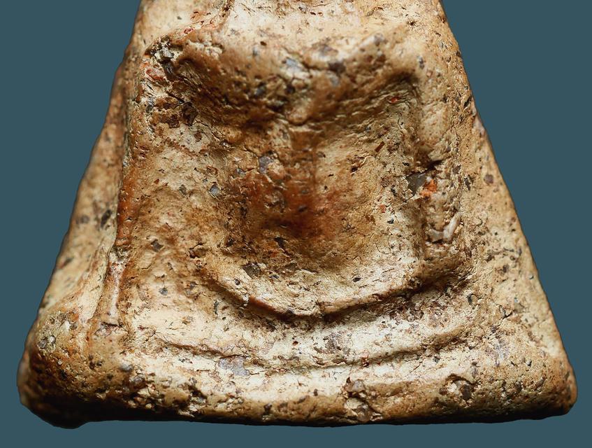 พระนางพญาพิษณุโลก  พิมพ์เข่าโค้ง....เก่า เดิมๆ สวยแชมป์ 8