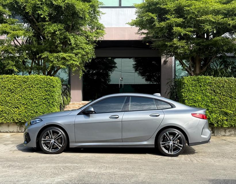 2022 BMW 220I MSPORT รถมือเดียวออกป้ายแดง รถวิ่งน้อยเพียง 50,000 กม ไม่เคยมีอุบัติเหตุ รถเข้าศูนย์ทุกระยะครับ
