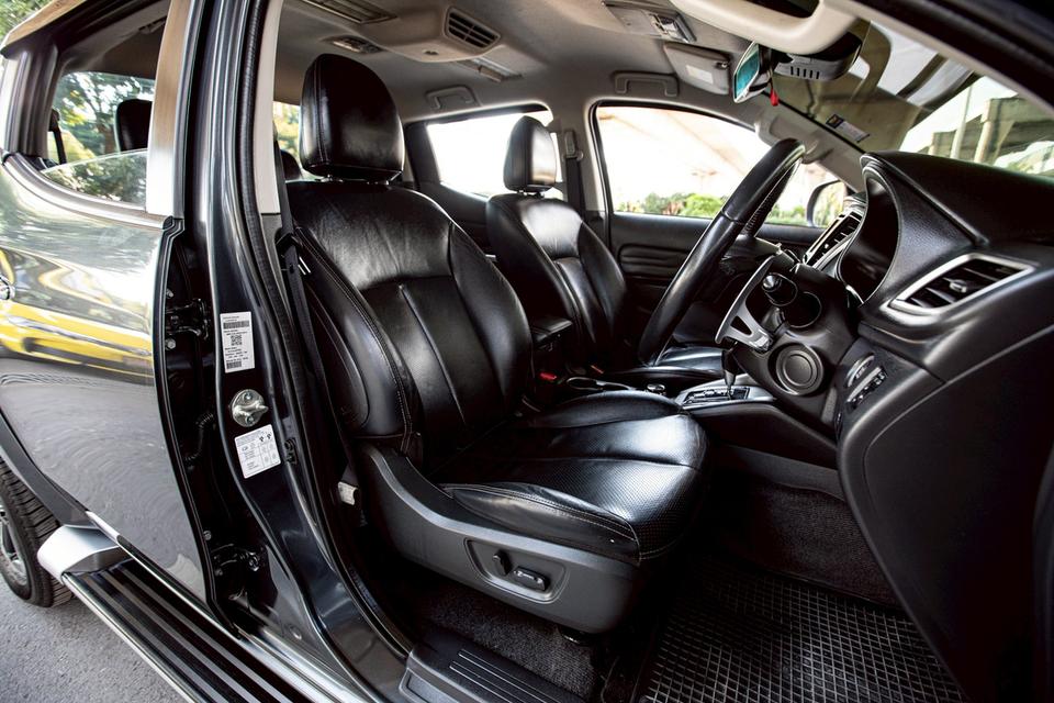 Mitsubishi Triton 2.4 GT PREMIUM Plus 4x4 Double cab ปี 2019 เกียร์ออโต้ สีเทา มือเดียวป้ายแดง 10