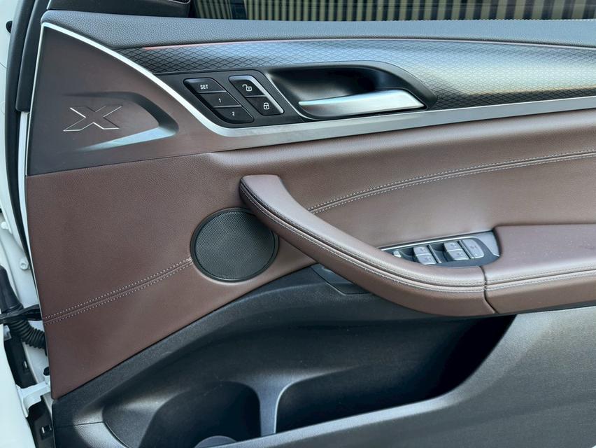 BMW X3 xDrive20d M Sport ปี 22  รถบ้านมือเดียวป้ายแดง สภาพสวยพร้อมใช้ ไม่มีชนหนัก จมน้ำ พลิกคว่ำ การันตี 10