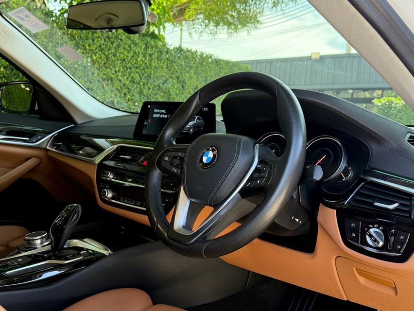 2019 BMW 520D G30 รถมือเดียวออกป้ายแดง รถวิ่งน้อย เข้าศูนย์ตรงตามระยะ รถไม่เคยมีอุบัติเหตุครับ 10