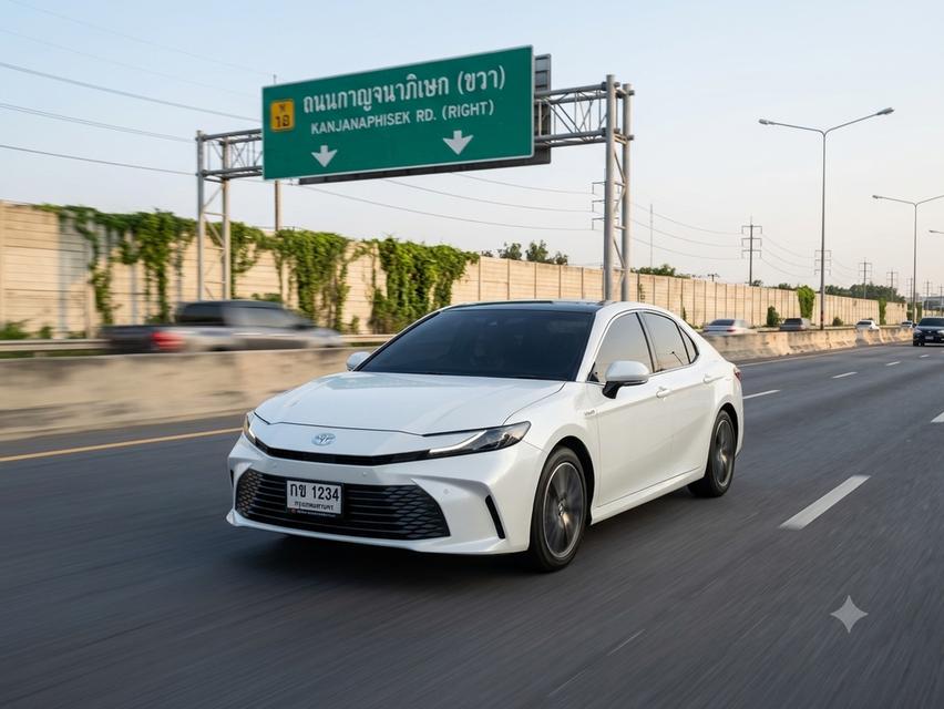 Toyota Camry 2.5 HEV Premium Luxury ปี 2025 ไมล์ 15,xxx km
