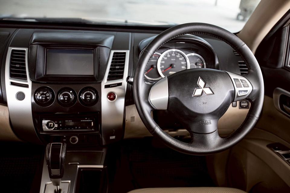 MITSUBISHI PAJERO Sport 2.5 GT ปี 2011 Auto สีเทา 17
