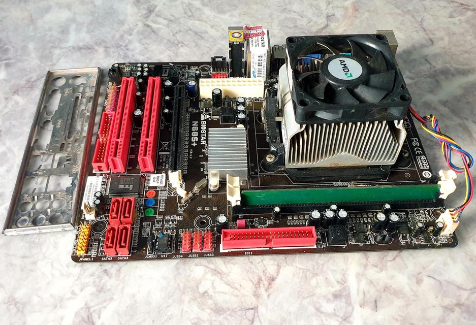 AMD Atlon 64 X2 + เมนบอร์ด n68 s+ Ram 1 GB ddr2 ใช้ได้ปกติ 250฿รวมส่งครับ เอาไปใช้ทำงาน ต่อ server ได้ครับ