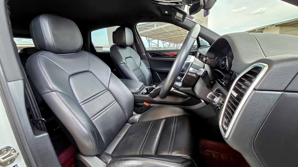  PORSCHE CAYENNE 3.0E Hybrid ปี 2019 จด 2020 โทร.0922639576 เอ๋ 13