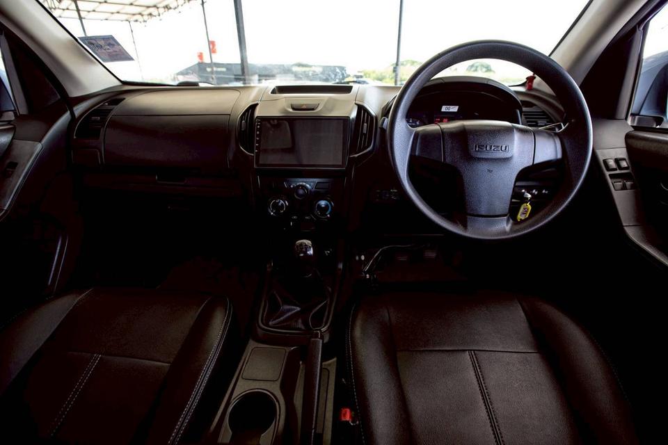 Isuzu D-Max Space Cab 2.5L ดีเซล ปี 2013 สีเทา เกียร์ธรรดา  13