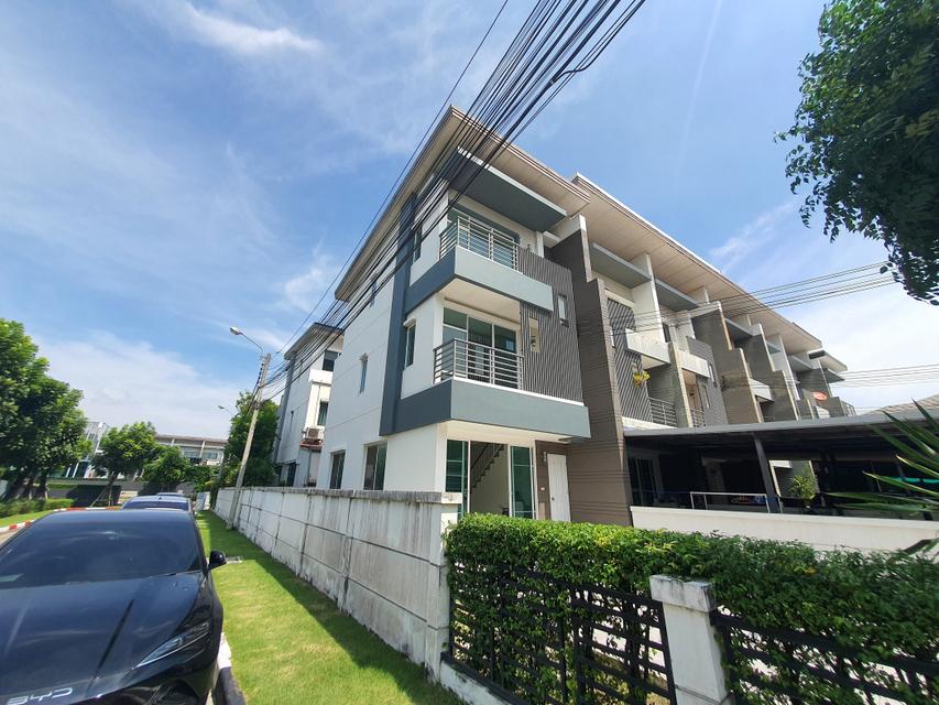 ขาย ทาวน์โฮม บ้านหลังมุม พื้นที่เยอะ Town Avenue Rama 9 168 ตรม 36.2 ตรว ที่จอดรถ กว้างมาก เหมาะทำออฟฟิส-สำนักงาน 2