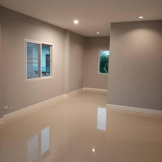 ขายถูกบ้านเดี่ยว 2 ชั้น หมู่บ้าน วิสต้าวิลล์โครงการ3 คลอง8  Vista Ville 3 Klong 8 ขนาด 93 ตรว. 3 นอน 3 น้ำ บ้านสวย  หลังมุม บ้านเปล่าใหม่มาก จอดรถในบ 4