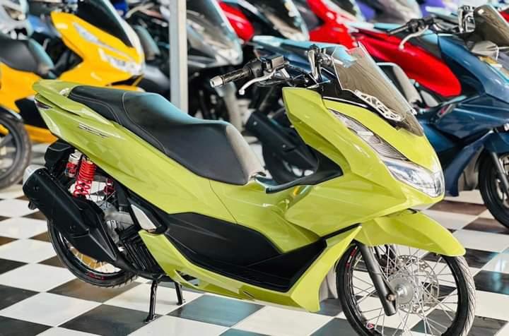 Honda pcx สีเขียวนีออน 4