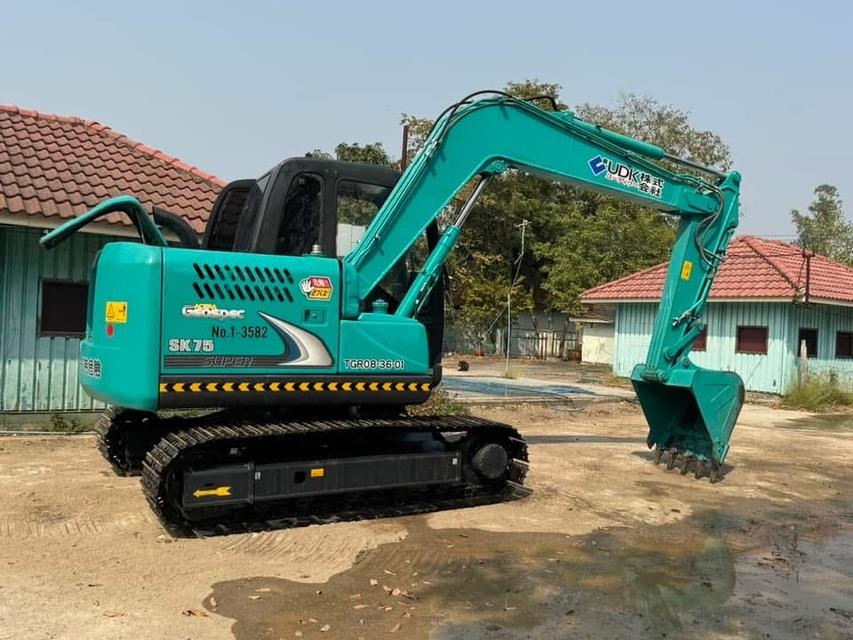 รถแม็คโคร Kobelco sk75-8 มือสอง 2