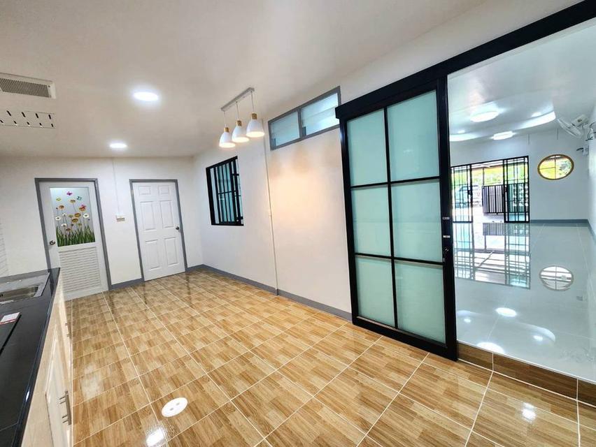 ขายบ้านแฝดรีโนเวทใหม่ทั้งหลัง 8