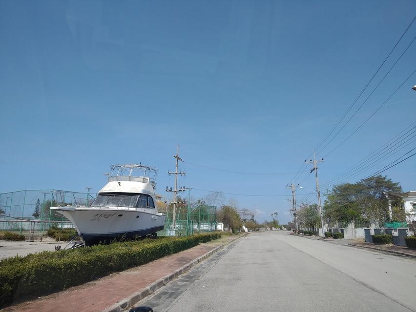 ขายที่ดินพร้อมสิ่งปลูกสร้าง (ติดแม่น้ำบางปะกง ) ในโครงการรอยัล เลคไซด์ กอล์ฟคลับ อำเภอบางปะกง จังหวัดฉะเชิงเทรา 3