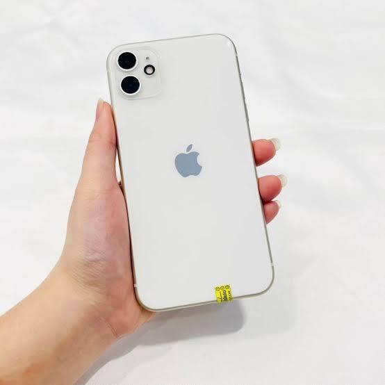 iphone 11 สีขาว 3