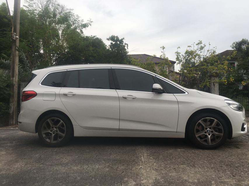 BMW 218i Grand Tourer 6