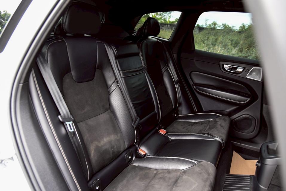 รหัสรถ CBL8457 Volvo XC60 Recharge T8 R-Design AT 2018 10