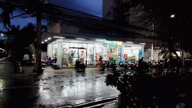 ขายอาคารสำนักงาน 4 ชั้น ซอยรัชดาภิเษก 18 เนื้อที่ 45 ตร.ว. ใกล้ MRT สุทธิสาร เหมาะทำสำนักงาน 4