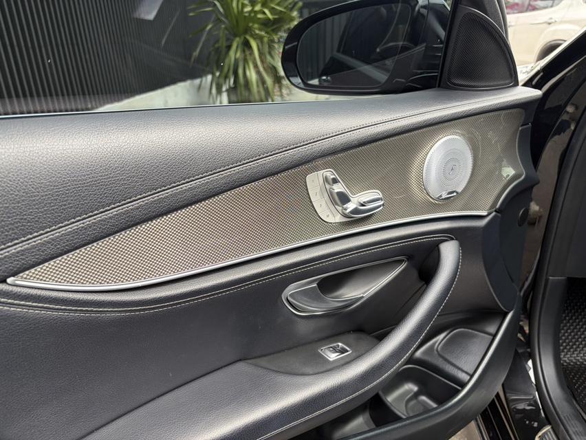 ปี2019 Mercedes-Benz E350e AMG Dynamic panoramic glass รูปที่ 15