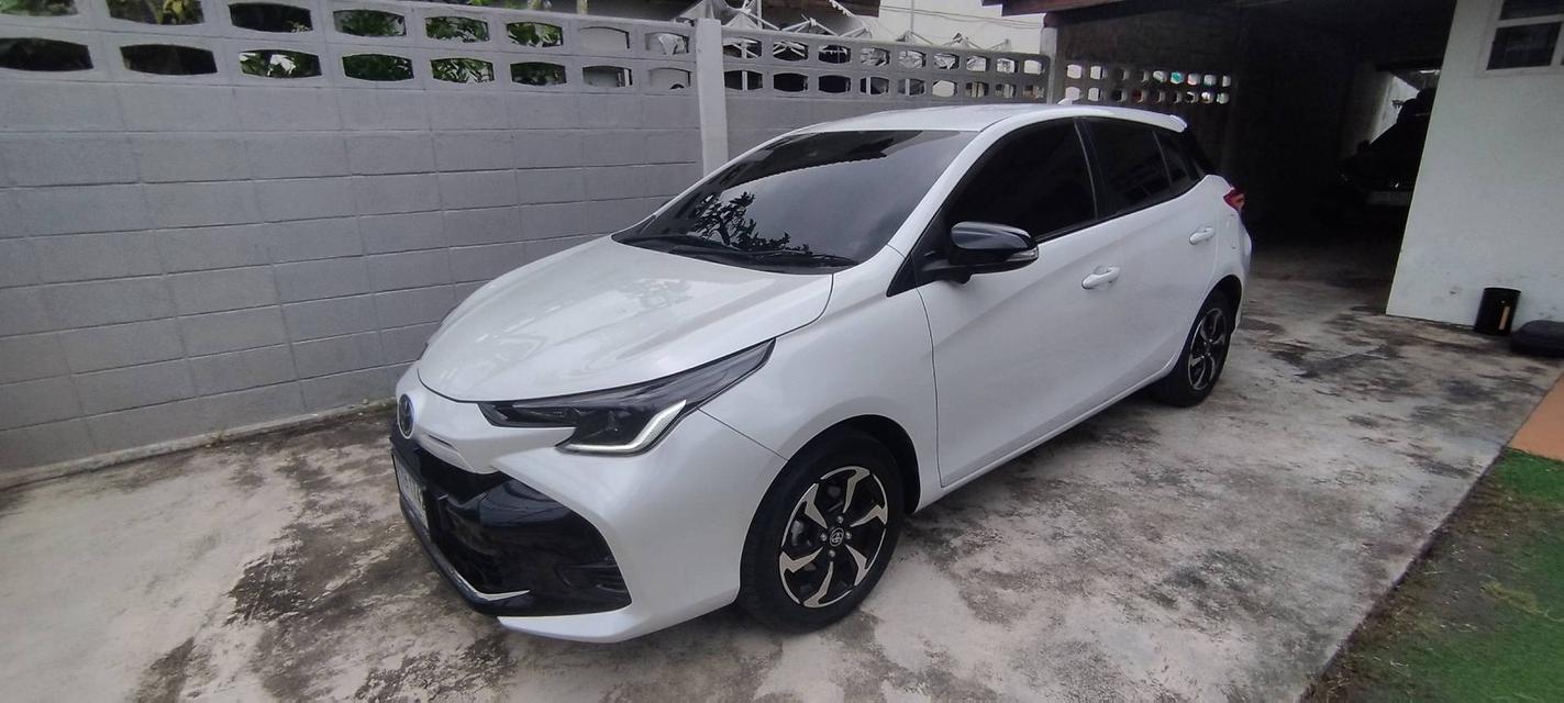 ขาย Toyota Yaris 1.2 Premium ปี 2023 สีขาวมุก สวยมาก รถบ้านใช้งานเอง ดูแลดี พร้อมใช้