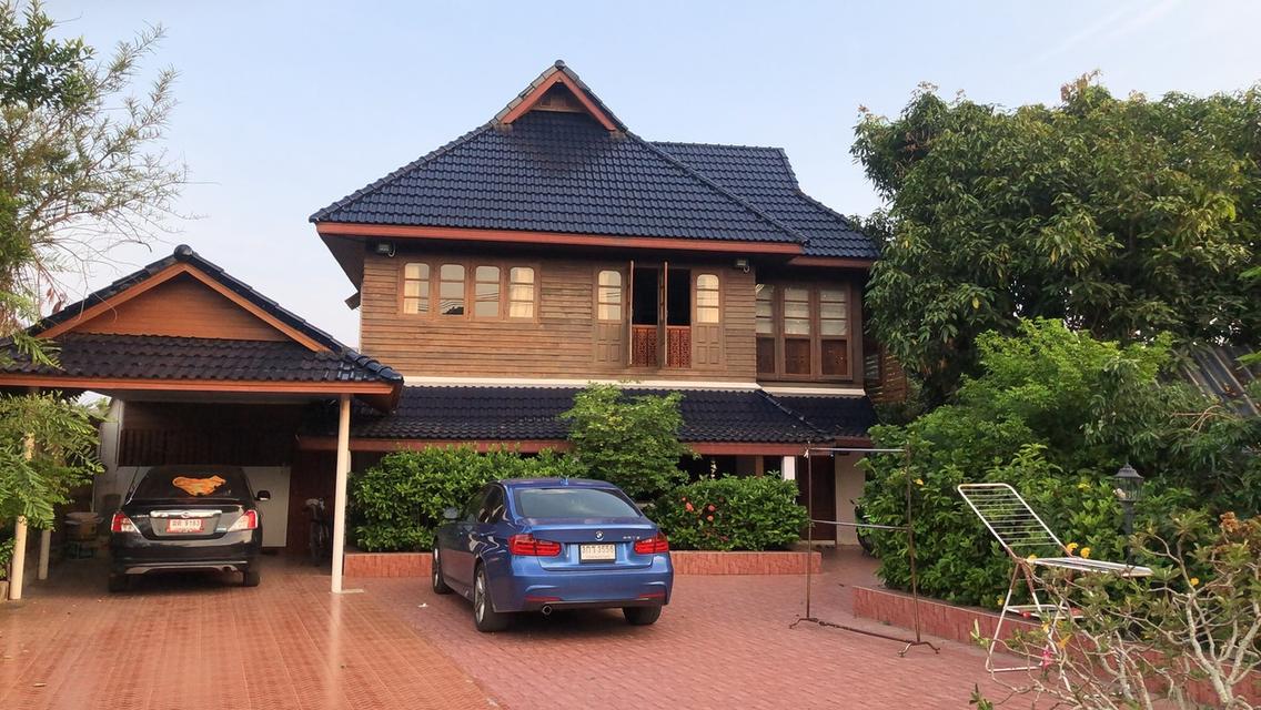 ขายบ้านเดี่ยว 2 ชั้น ครึ่งตึกครึ่งไม้ ติดถนนติดชุมชน ใจกลางเมือง ใกล้ตลาดตัวเมืองและกว๊านพะเยา ( เจ้าของขายเอง ) 1