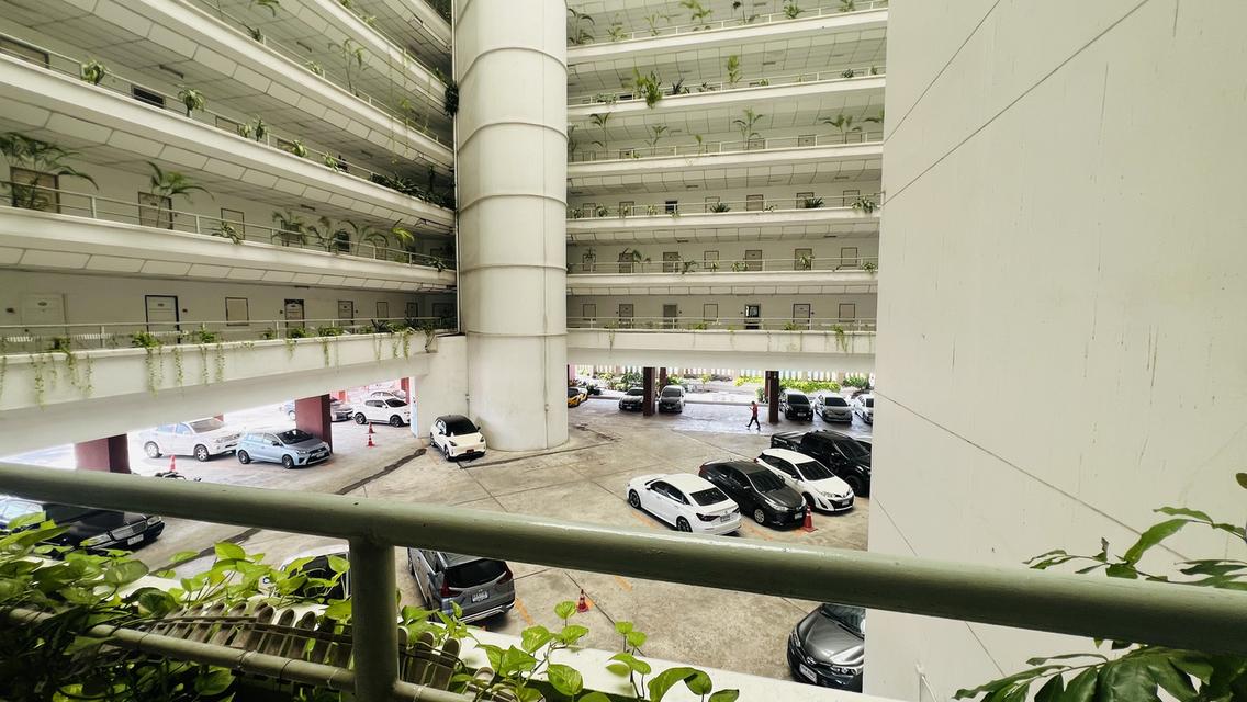 ขายด่วน! คอนโดทำเลดี ราคาคุ้มกว่าประเมิน Country Complex Tower C สรรพาวุธ บางนา 12