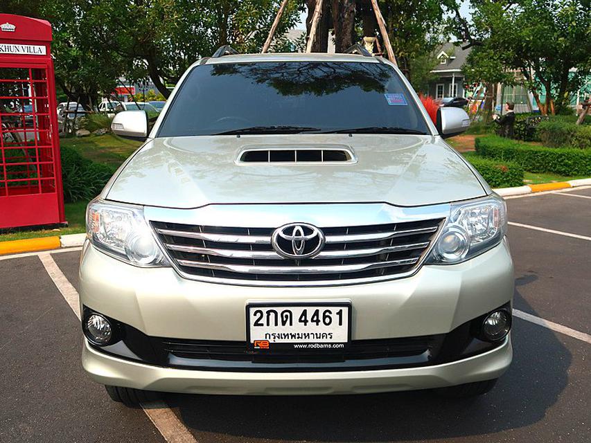  Toyota Fortuner 3.0 V A/T ปี 13 1