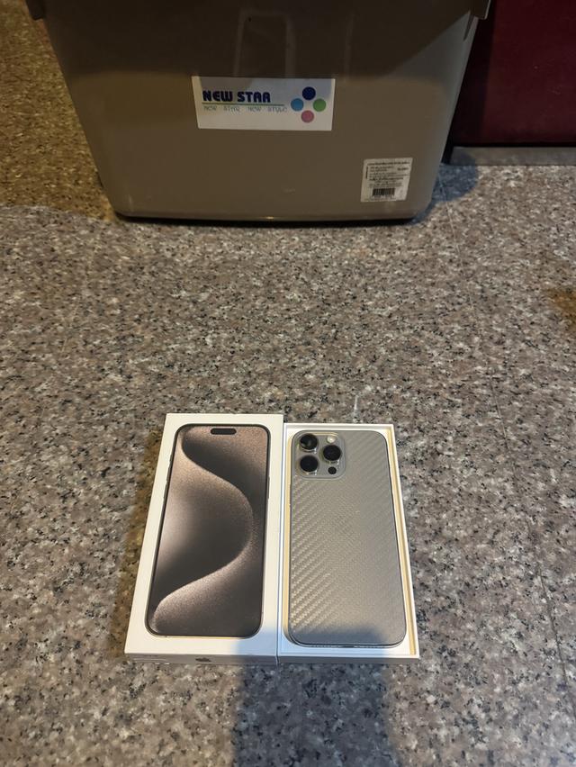 ขายๆๆๆถูกๆๆไอโฟน15ProMaxสีใหม่Natural Titanuim 512กิ๊กมีกล่องอีมี่ตรงสูนTrueสภาพสวยๆใช้งานปกติหมดทุกๆฟังชั่นเครื่องรีสโตได้ตลอดไม่มีติดไอคราว  สภาพ: 2