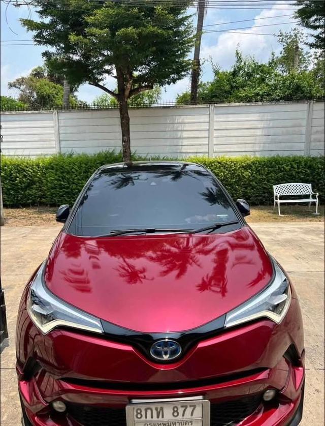 Toyota CHR สีแดง 3