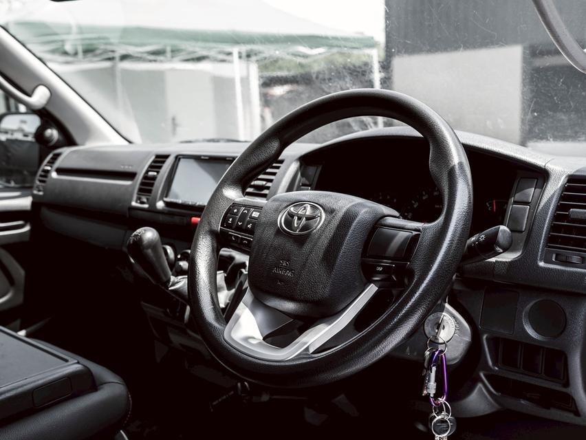 รหัสรถ 67GG1658 Toyota Hiace 2018 (ป้ายฟ้าแท้) 11