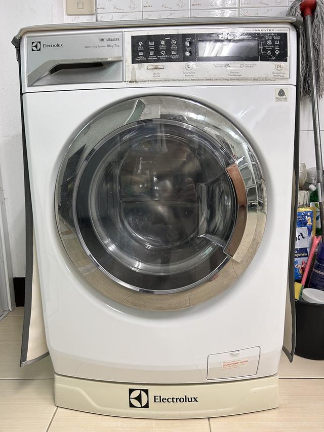 เครื่องซักผ้าฝาหน้า Electrolux
