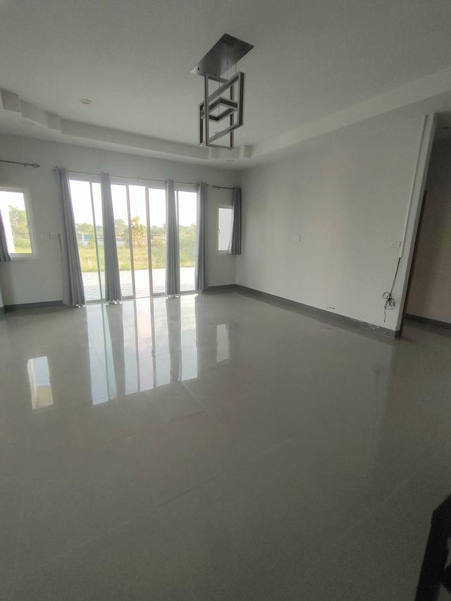 บ้านพร้อมที่ดินสกลนคร 3