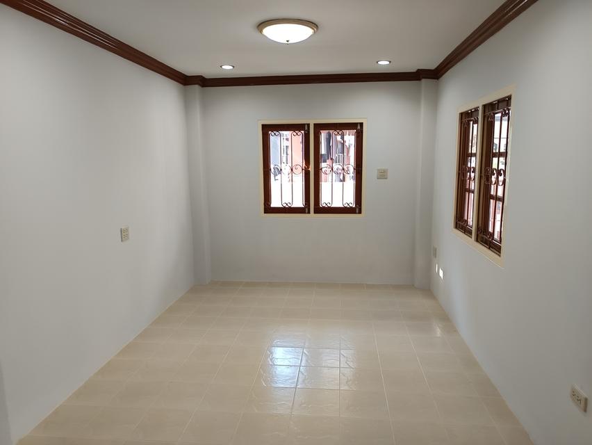 บ้านทาวน์เฮ้าส์ ผนังสองด้านไม่ติดกัน ใกล้รถไฟฟ้าสายสีแดงดอนเมือง 12